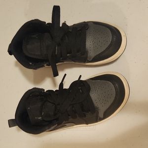 Retro Jordan 1 Mid, Girls, size 11c, black&gray